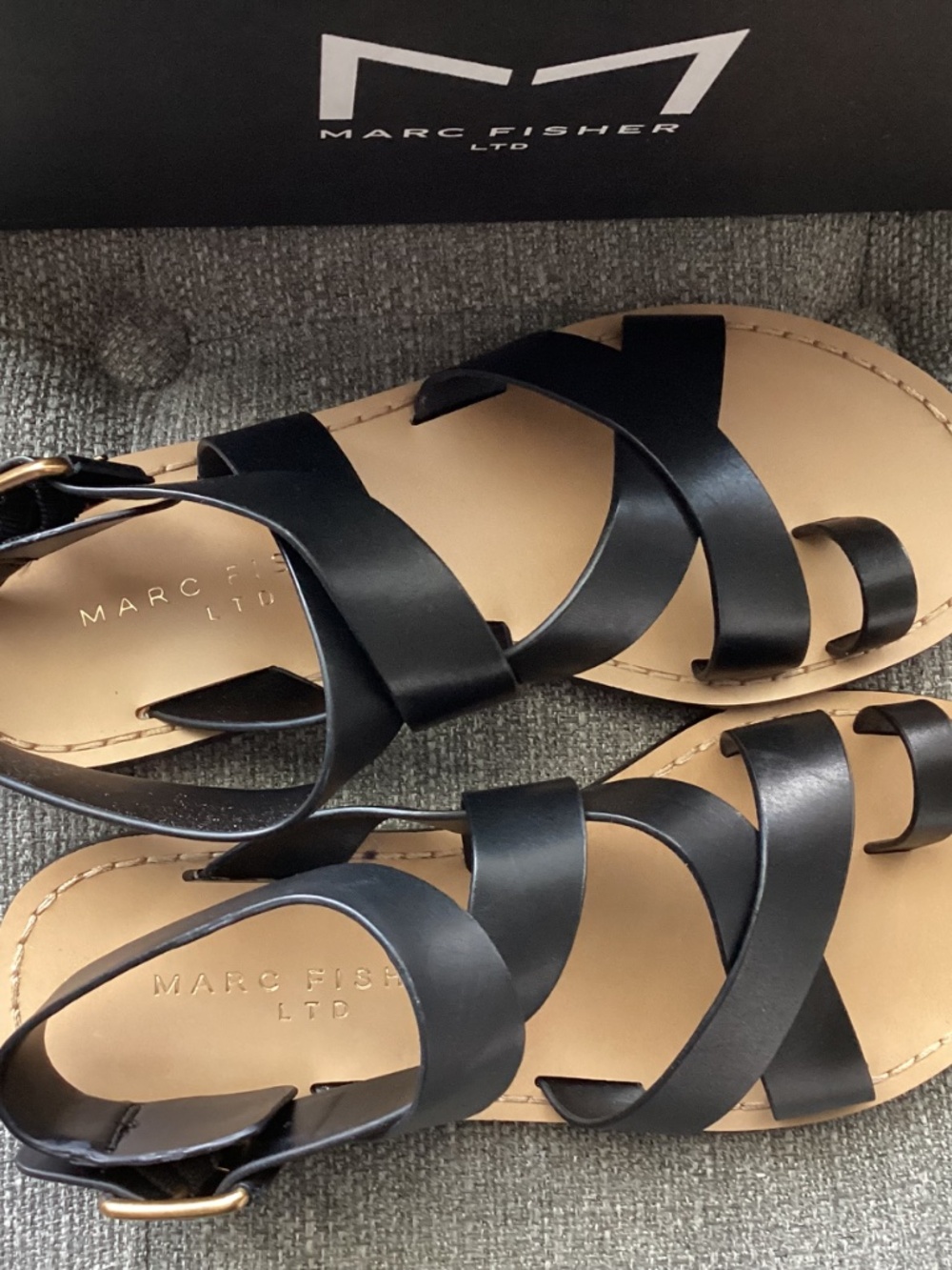 Marc Fisher LTD Lollie Strappy Toe Loop Sandal Women), size 7.5 M - Picture 10 of 10